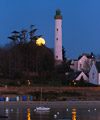 La Pleine Lune et le phare de Bénodet