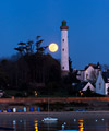 The Full Moon and the Bénodet lighthouse